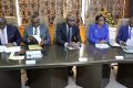 Des membres du gouvernement, don le ministre de la Santé, lors de la séance de travail à la Primature. © Primature-Gabon