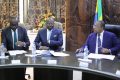 Le Premier ministre (à droite), présidant la réunion du 26 février. © Primature-Gabon