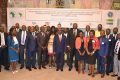 Les participants posant avec les représentants du ministre des Ressources hydrauliques, de la BAD et de la CEEAC. © Gabonreview