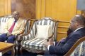 Le professeur Albert Ondo Ossa devisant avec le Premier ministre Julien Nkoghe Bekale, le 30 mars 2020. © Gabonreview