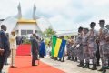 Août 2019, Ali Bongo consacrant au rituel républicain des évènements marquant la commémoration de l'indépendance du Gabon. © D.R.