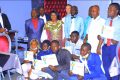 L’Association Gabon Action a récompensé les meilleurs lauréats du bac 2020
en leur offrant des enveloppes de 250 mille francs CFA chacun, le 21 septembre
2020.© D.R.