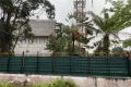 Le chantier de construction de la nouvelle ambassade de France au Gabon, tel que visible sur le front de mer de Libreville. © Gabonreview