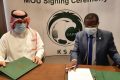 Yasser H. Almisehal et Robert Mangollo Mvoulou (1er vice-président de la Fegafoot) pendant la signature de ce partenariat, le 31 janvier 2021 à Owendo. © Facebook