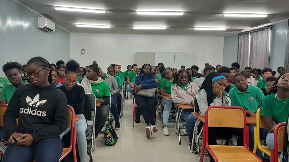 Covid19 & éducation  35 cas positifs découverts au lycée Michel