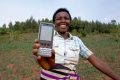 Grâce à l’invention d’André Tchialé, il est désormais possible d’avoir un compte épargne dans son smartphone via son compte Mobile Money. © D.R.