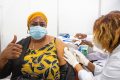 Au Gabon, 6 semaines après le lancement de la campagne, 8 515 personnes ont été vaccinées, dont 1 778 femmes. © UNICEF/Milequem Diarassouba