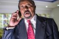 Le téléphone de l'opposant Jean Ping aurait-il été mis sur écoute par son principal adversaire en 2016 ? © AFP/MARCO LONGARI
