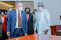 Pr Lee White et Katari Foli-Bazi (1er plan), le 1er juillet 2021 à Nkok. © D.R.