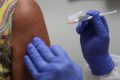 Les personnes vaccinées sont appelées au respect des mesures barrières. © D.R.