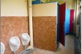 Le ministère de l’Éducation nationale va améliorer l’hygiène au sein des établissements scolaires publics avec la construction des lieux d’aisance. © flickr.com