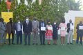 Les dix médaillés de la médaille de travail posant, le 29 octobre 2021, avec les responsables de DHL international Gabon et les représentants du ministère du Travail. © Gabonreview
