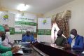 Ali Akbar Onanga Y’Obégué entouré de quelques membres de sa communauté lors de la conférence de presse. © Gabonreview
