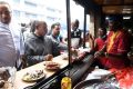 Ali Bongo en pause "coupés-coupés" au quartier dit Ancienne Sobraga. ©  D.R.