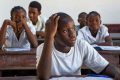 La ministre de l’Education s’est rendue dans les différents centres d’examen du CEP, le 25 mai, pour constater le bon déroulement des épreuves écrites. © D.R.