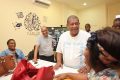 L’ADG de la Comilog, Leod Paul Batolo sur les lieux pour encourager et échanger avec les pensionnaires de ce laboratoire numérique. © D.R.