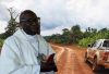 Monseigneur Vincent Ondo Eyéne ne comprend pas ce qu’on a fait au bon Dieu pour que l’axe Oyem-Minvoul soit dans un tel état. © Montage I Gabonreview