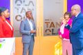 Le ministre de l’Économie numérique, Jean Pierre Doukaga Kassa et sa déléguée Huguette Abodo Yombiyeni, au siège de la startup Pozi. © Pozi