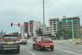 Nouveaux feux tricolores à l’intersection du boulevard Triomphal Omar Bongo et du boulevard de l’Indépendance (bord de mer)... aux «Affaires étrangères». © Gabonreview