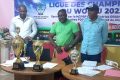 Le comité d'organisation présentant les différents trophées, le 27 juillet 2022, à Libreville. © Gabonreview