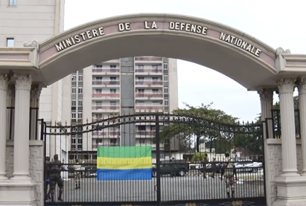 Au ministère de la Défense nationale, deux membres seulement sur les onze nommés au cabinet de Félicité Ongouori Ngoubili, ne proviennent pas de sa contrée natale. © Gabonreview