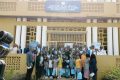 Le ministre de la Justice, Garde des Sceaux, Erlyne Anthonela Ndembet Damas, posant avec les orphelins, le 9 août 2022. © Gabonreview