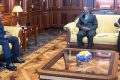 Ali Bongo et les deux présidents actuel et sortant de l'EEG, le 10 août 2022. © Com. présidentielle