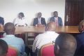 Le gouverneur de l’Estuaire, le Directeur de cabinet, le maire d’Akanda et le DG de l’ANUTTC face occupants des terres de Malibée 2. © Gabonreview