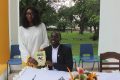 L’abbé André Spéra Mbina Diogo présentant son ouvrage, «L’hospitalité eucharistique. Un plaidoyer pour l’unité des chrétiens». © Gabonreview