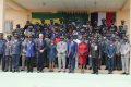 Le ministre de la Défense, le parrain et les officiels posant avec la 30e promotion de l’École d’état-major de Libreville, le 26 janvier 2023. © Gabonreview