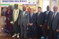 Le ministre des Mines, Elvis Ossindji, posant, le 24 mars 2023, avec toutes les parties relativement au dossier d’exploitation de la carrière de granitoïdes de Bakamba. © Gabonreview