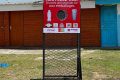 La Société Sofavin Gabon dépose des cages de collecte de bouteilles en plastique dans les villes de Libreville. © D.R.