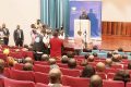 Le Premier ministre, Alain-Claude Bilie-By-Nze, face à l’Administration du ministère des Transports, le 17 mars 2023. © D.R.