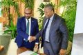 L’administrateur-directeur général de la FMCT, Emmanuel Edane et le président de l’OGA, Erichk Mauro pendant la signature de l’accord, le 19 avril 2023. © Gabonreview