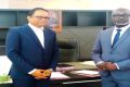 Anil Todi et Chen Sylvestre Mezui M'Obiang échangent sur la RSE de Nouvelle Gabon Mining, le 24 mai 2023. © Min. des Mines