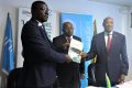 Remise officielle du Manifeste du One Forest Youth Summit au représentant résident de l’Unicef au Gabon, le 4 mai 2023 à Libreville. © Unicef