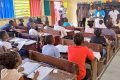 Camélia Ntoutoume dans une salle d’examen de Libreville. © D.R.