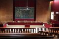 «Une ordonnance peut-elle être supérieure à un arrêté ?». Cette question est au cœur du débat consacrée à la désignation de l’intérimaire du poste de Bâtonnier. © Désirey Minkoh / AFP