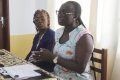 La président de l’ONG Aurore, Ida Flore Maroundou, s’adressant aux femmes participant à la rencontre. © Gabonreview