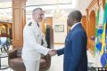 L’Amiral Pierre Vandier, chef d’Etat-Major de la Marine Française, reçu par Ali Bongo Ondimba, le 10 juillet 2023 à Libreville. © Communication présidentielle