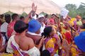 Chen Sylvestre Mezui M’Obiang, le candidat du 2e arrondissement d’Oyem rencontre les habitants de Methui et de Nkang-Mfoua, le 24 août 2023. © D.R.