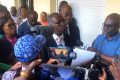Lors de sa déclaration, François Ndong Obiang était entouré de Paulette Missambo et Alexandre Barro Chambrier. © Gabonreview