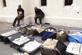 Noureddine Bongo et Ian Ngoulou avec un butin de quelques milliards. © Gabonreview (Capture d’écran)