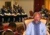 «Make noise !». Selon les initiés, le fait de le répéter trois fois est un signal maçonnique de détresse issu de la pratique américaine. © Montage GabonReview