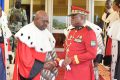 Alain Christian Iyangui, nouveau 1er président de la Cour des comptes, avec le président de la Transition au terme de l'audience d'installation, le 7 novembre 2023. © Com. présidentielle