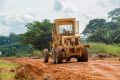 Déploiement des engins dans l’Ogooué-Ivindo pour le rétablissement du trafic sur l’axe Ovan-Makokou. © D.R.