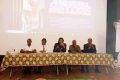 Les co-auteures, les représentants de Michel Dirat et le bédéiste, lors de la présentation de «Je suis une belle métisse», le 15 décembre 2023. © Gabonreview