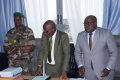 Jean Noël Eya Ndong et Barry Aliou Mbia Kombe lors de la passation des charges. © D.R.
