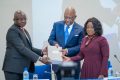 Remise officielle du contrat d’acquisition d’un système d’information santé clé en main au Consortium Tich Consulting - Gladius - BS Gabon. © Gabonreview