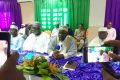 L’imam Andjoua Obolo (micro) s’exprimant le 1er mars 2024. © Gabonreview